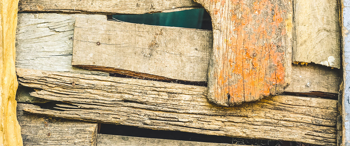 panel hecho con trozos de madera vieja